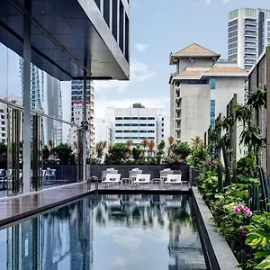4* מלון Yotel Orchard Road